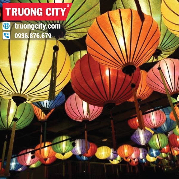 Đèn lồng Hội An nhiều màu